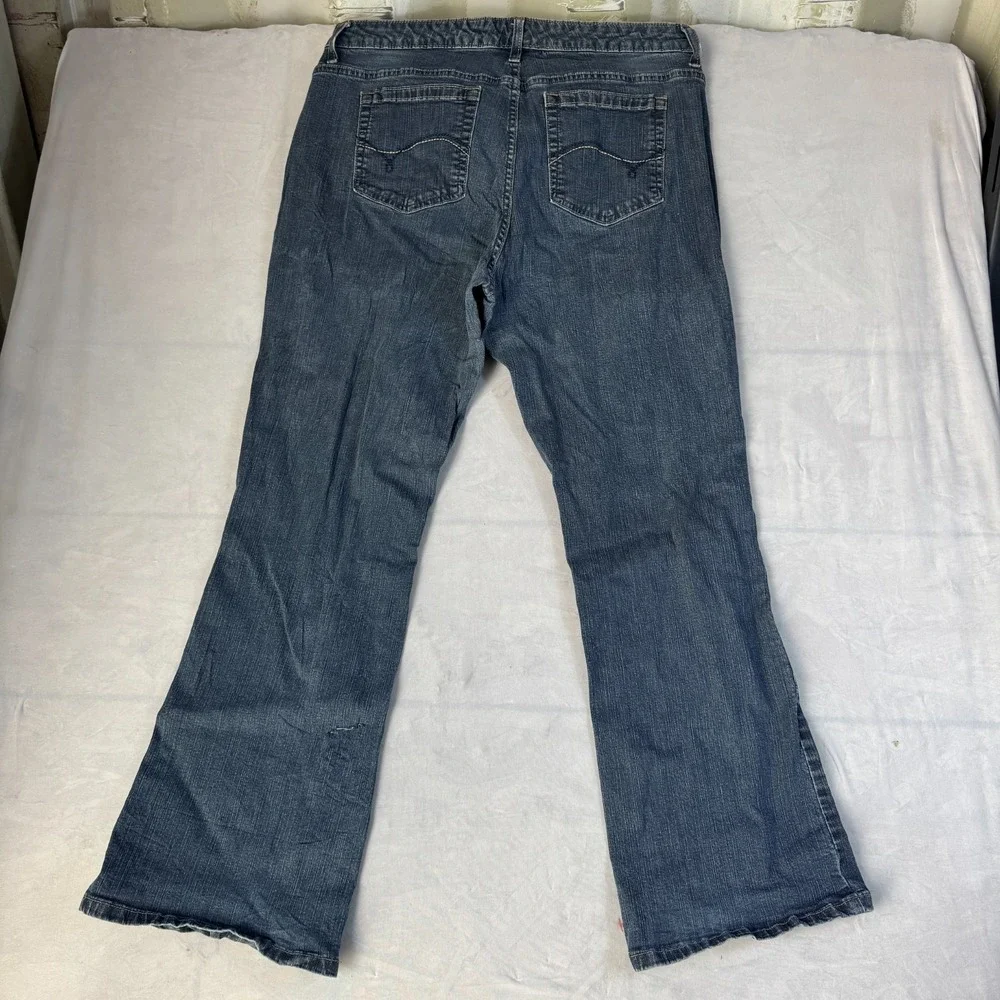 Lee Womens Bootcut Leg Jeans Blue Denim Lower On The Waist 5-Pocket Everyday